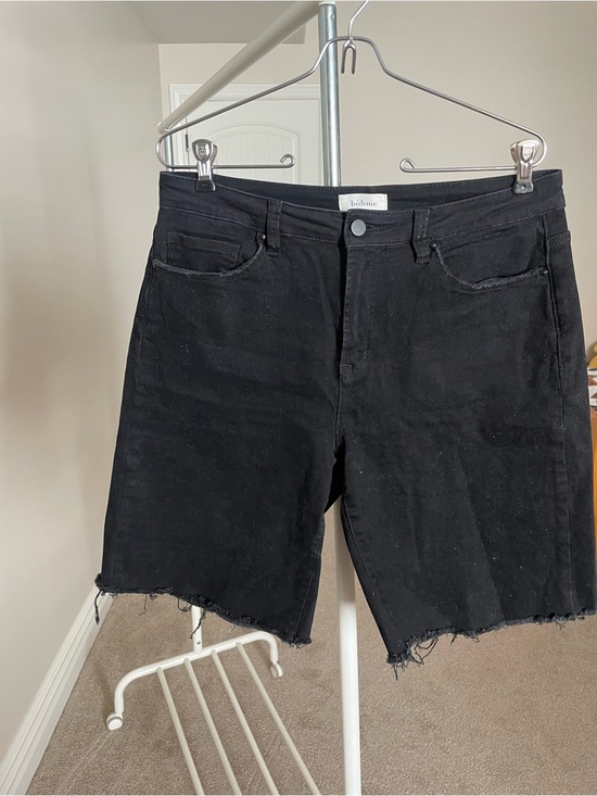 bohme Pants - bohme Black Frayed Hem Bermuda Shorts